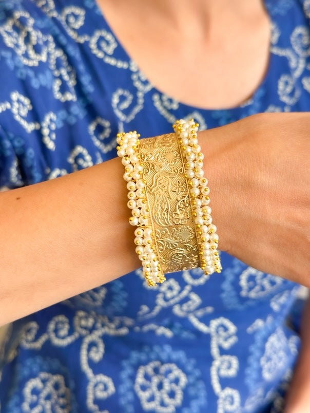 Adjustable Pearl Rajwada Handcuff