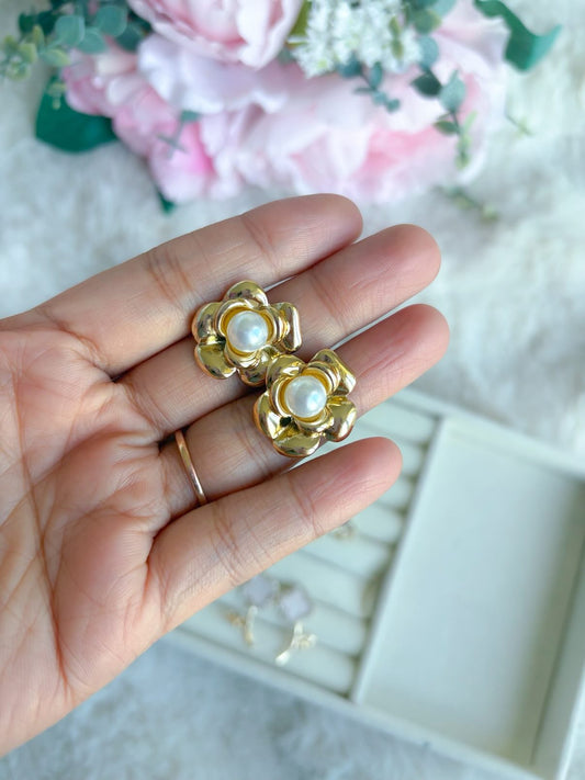Pearl Floral Earrings
