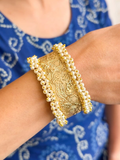 Adjustable Pearl Rajwada Handcuff